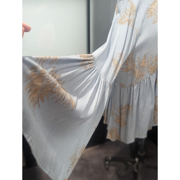 How.Very.Loved | Deep V Flare Sleeves Boho Summer Peplum Shirt Large - Picture 4 of 6